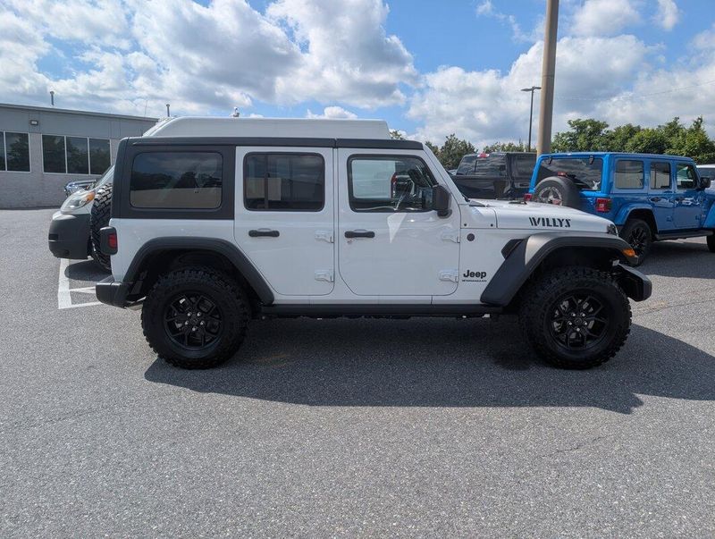 2025 Jeep Wrangler Willys photo 25