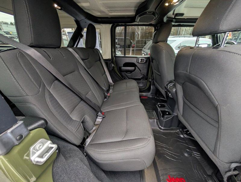 2022 Jeep Wrangler Unlimited Sport photo 4