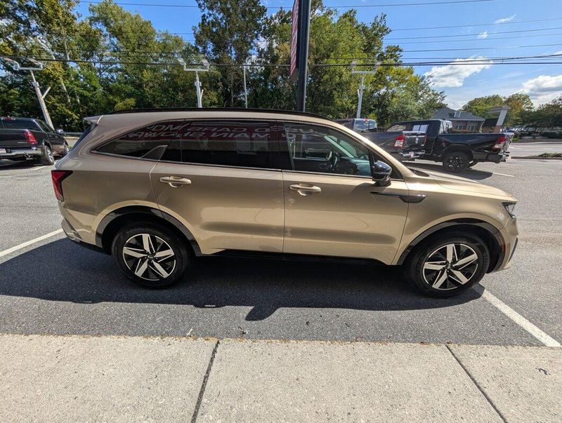 2021 Kia Sorento EX photo 28