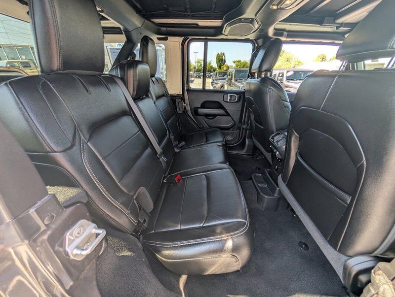2021 Jeep Wrangler Unlimited Sahara photo 4