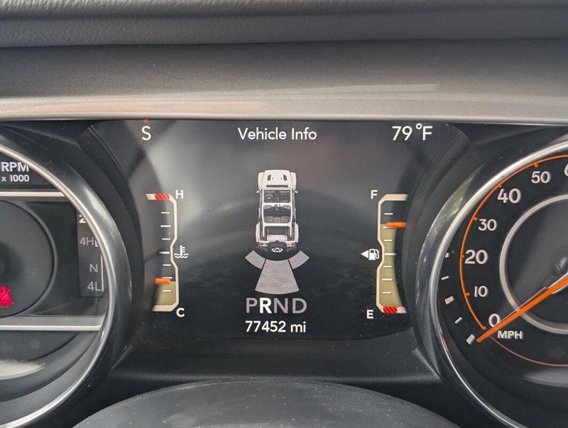 2020 Jeep Wrangler Unlimited Sahara photo 22