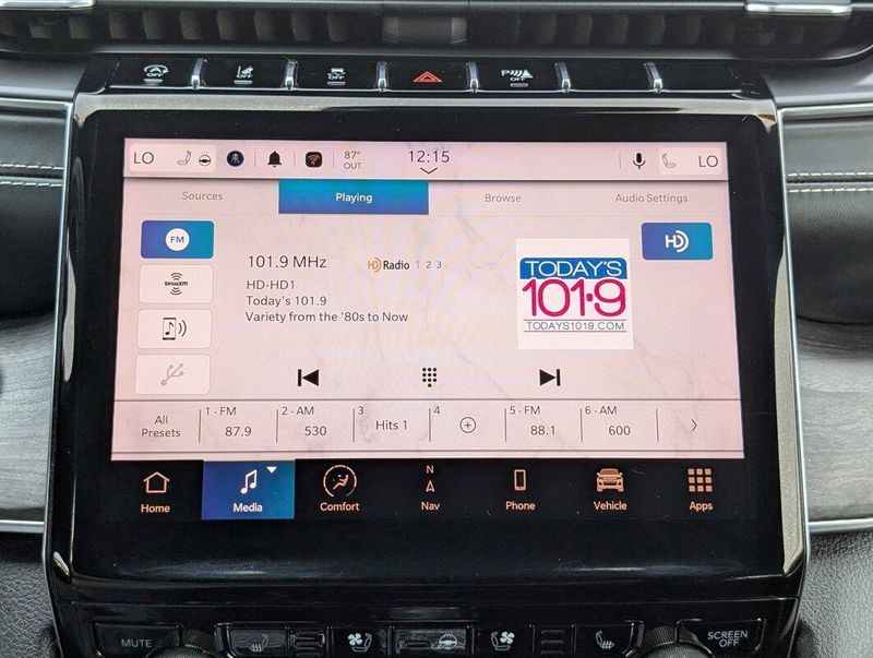 2021 Jeep Grand Cherokee Overland photo 26