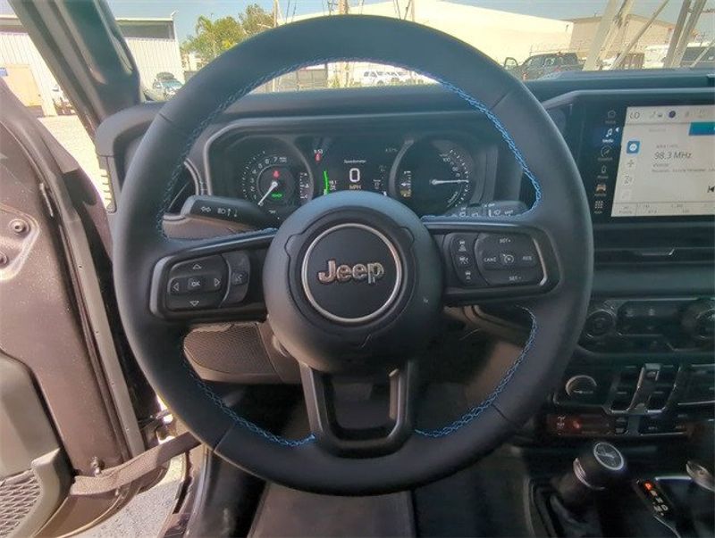 2024 Jeep Wrangler 4-door Rubicon 4xeImage 17