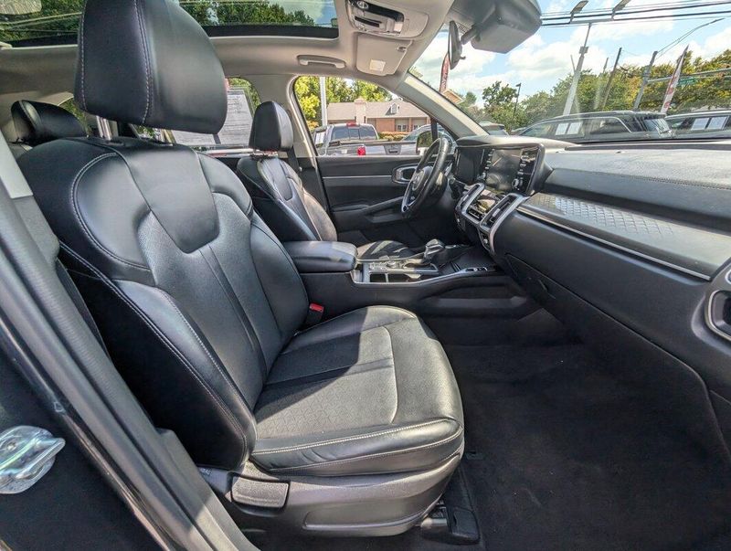 2021 Kia Sorento S photo 3