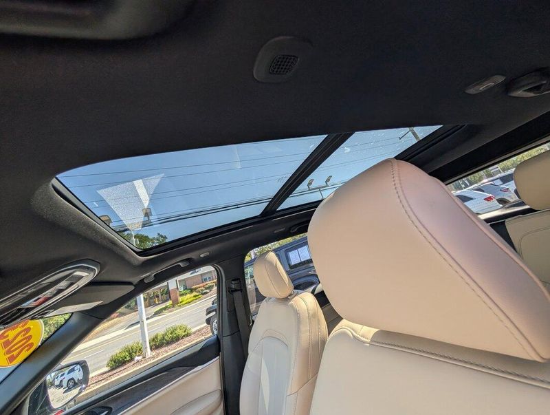 2023 Jeep Cherokee 4xe photo 11