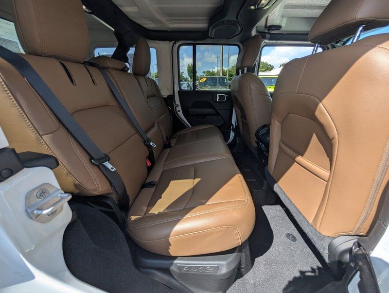 2021 Jeep Wrangler 4xe Unlimited Rubicon High Tide photo 4