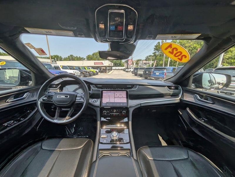 2021 Jeep Grand Cherokee Overland photo 14