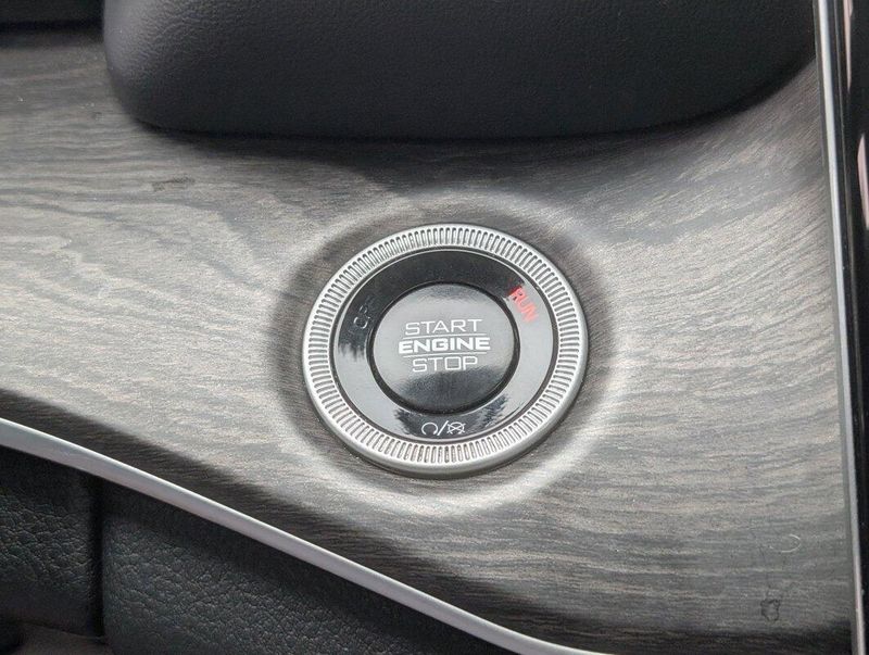2024 Jeep Grand Cherokee Limited photo 10