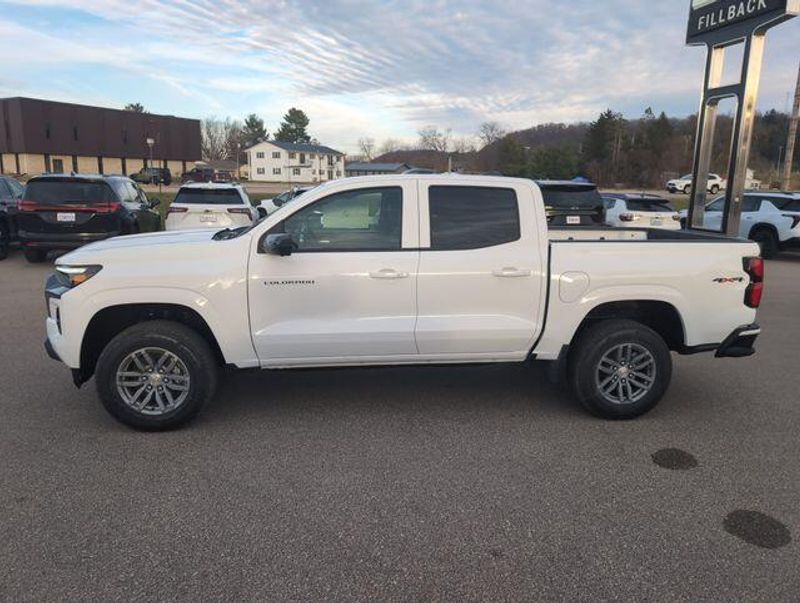 2026 Chevrolet Colorado LT photo 2