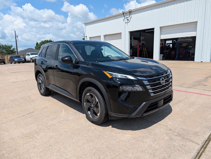 Used 2025 Nissan Rogue SV