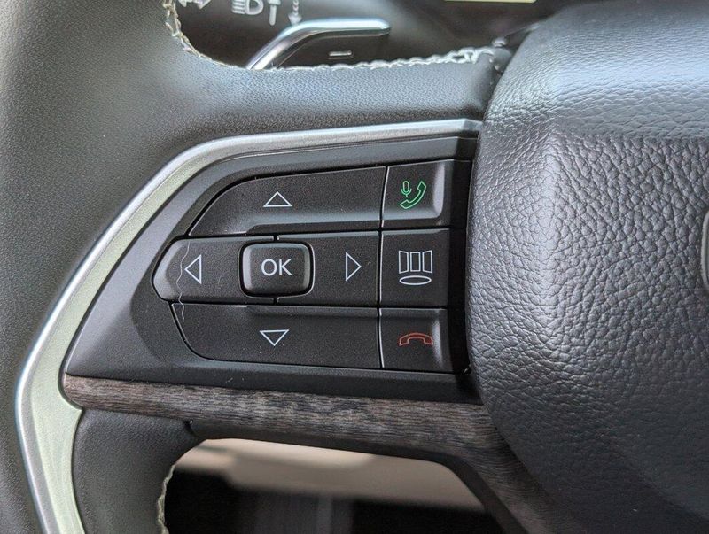 2023 Jeep Cherokee 4xe photo 15