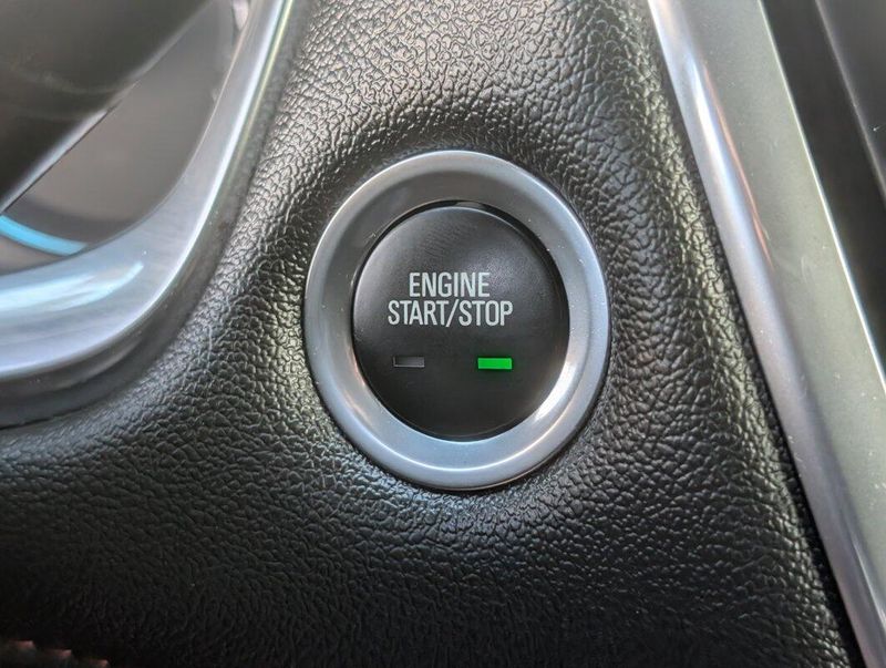2022 Chevrolet Traverse RS photo 19