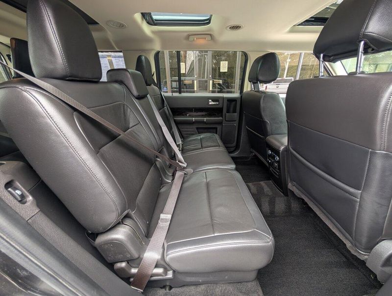 2019 Ford Flex SEL photo 2