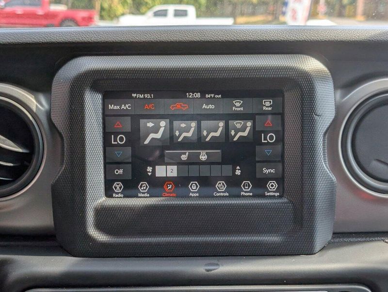 2021 Jeep Gladiator Willys photo 15