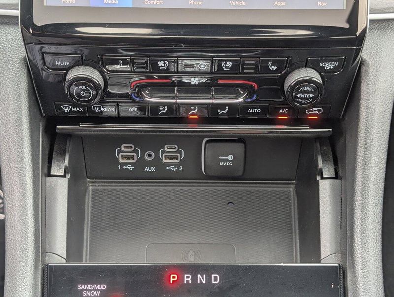 2024 Jeep Grand Cherokee Limited photo 12