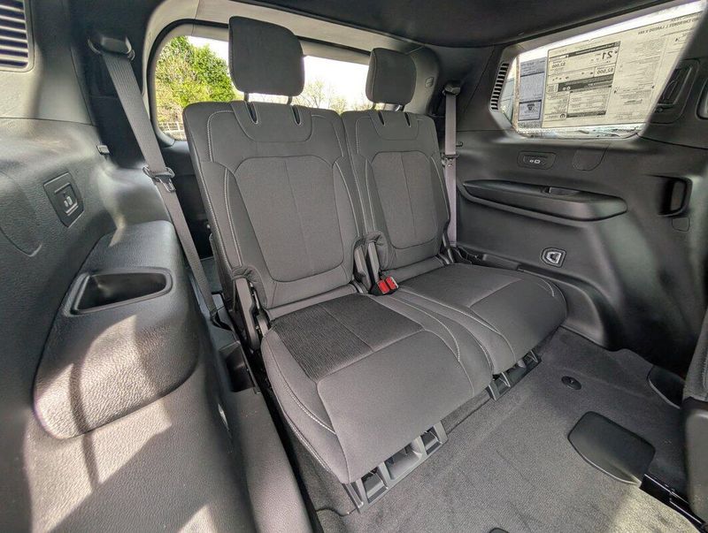 2025 Jeep Grand Cherokee Laredo X photo 6