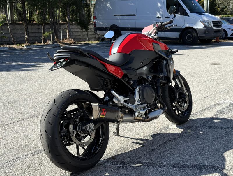 2024 BMW F 900 R Low