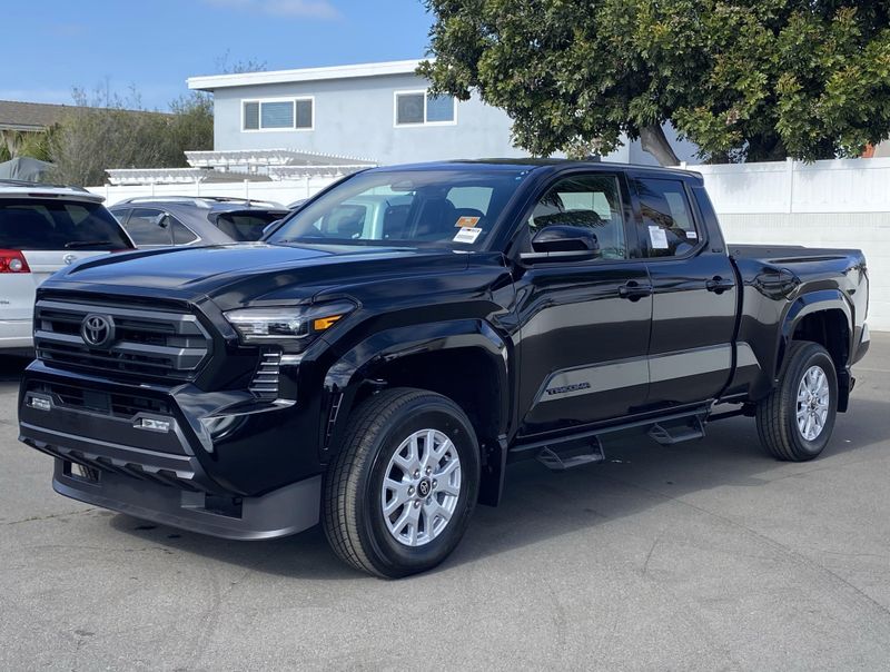 2025 Toyota Tacoma SR5Image 6