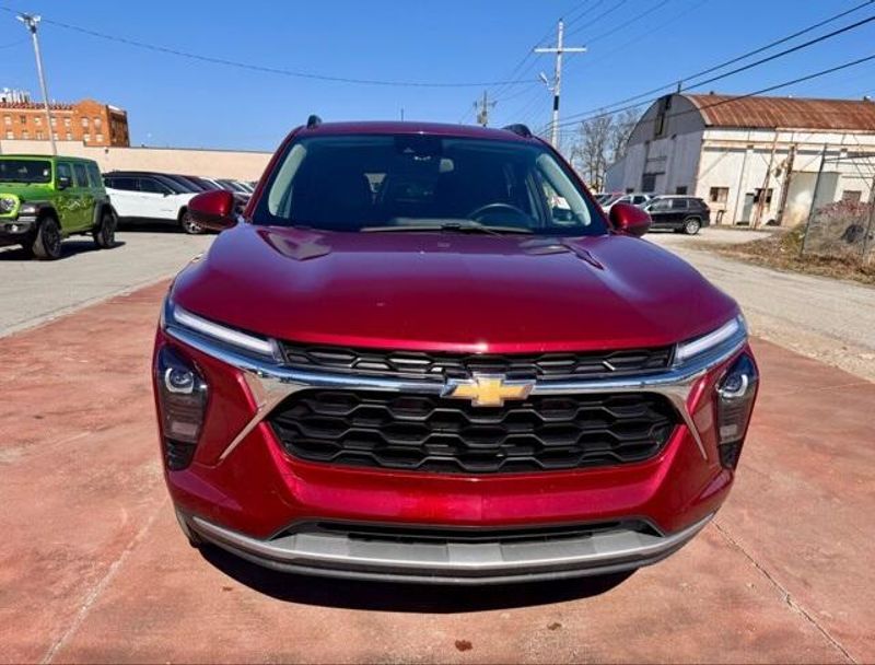 Used 2024 Chevrolet Trax LTImage 2