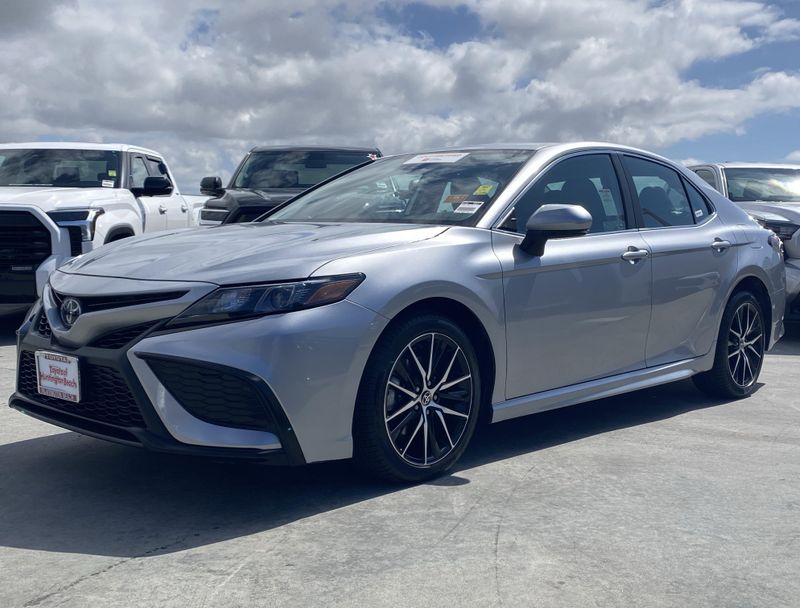 Used 2024 Toyota Camry SEImage 6