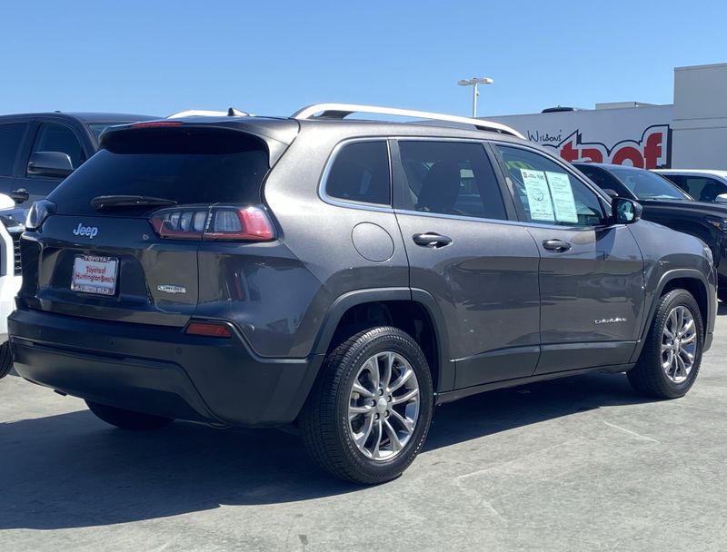 Used 2019 Jeep Cherokee Latitude PlusImage 2