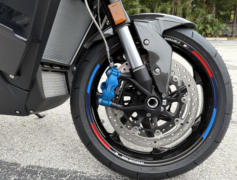 2025 BMW M 1000 XR