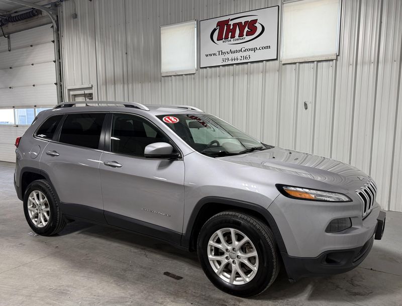 Used 2018 Jeep Cherokee Latitude PlusImage 1