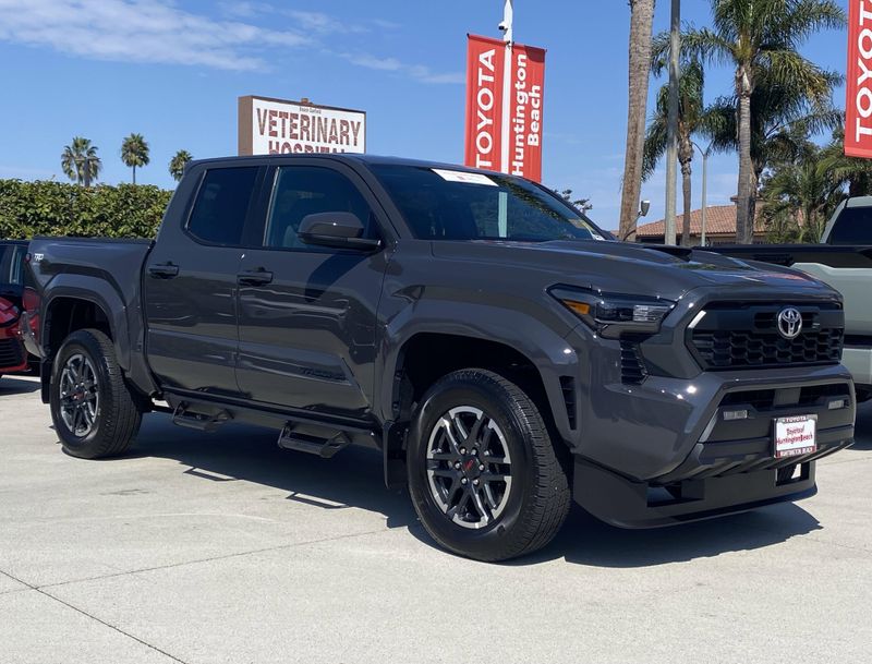Used 2025 Toyota Tacoma TRD SportImage 2