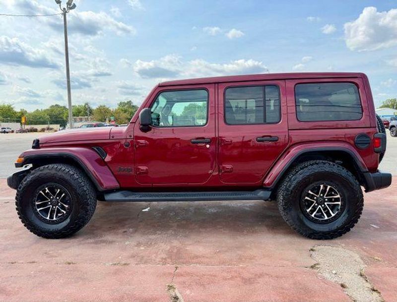 Used 2021 Jeep Wrangler Unlimited Sahara AltitudeImage 8