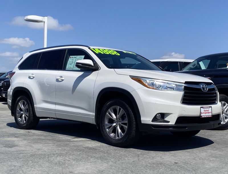 Used 2015 Toyota Highlander XLEImage 2