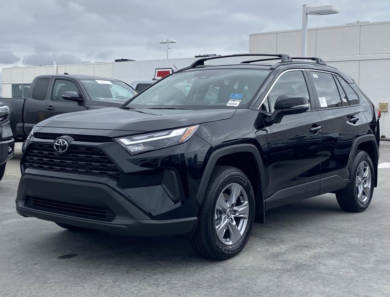 New 2025 Toyota RAV4 Hybrid XLEImage 6