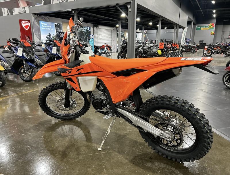 2025 KTM 450 XCF-W Image 8