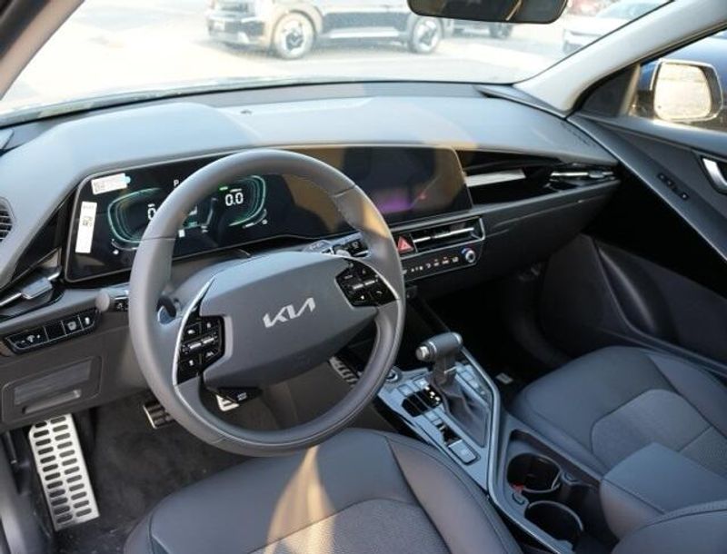 New 2025 Kia Niro EX TouringImage 8