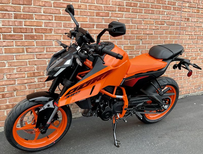 2024 KTM Duke 390Image 6