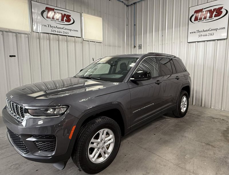 Used 2023 Jeep Grand Cherokee LaredoImage 18