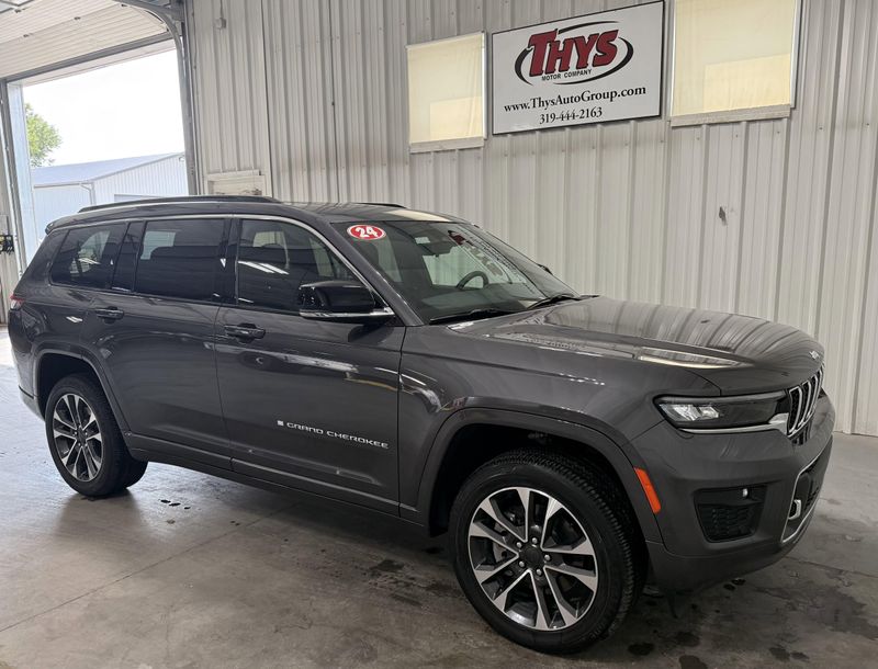 Used 2024 Jeep Grand Cherokee L OverlandImage 1