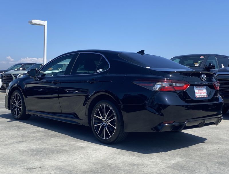 Used 2024 Toyota Camry SEImage 5