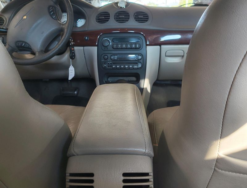 Used 2003 Chrysler 300M Image 8