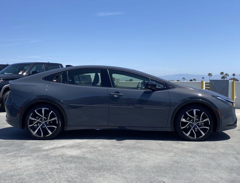2024 Toyota Prius Prime XSEImage 3