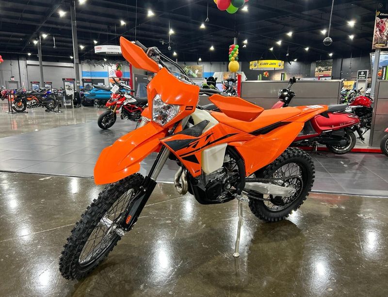 New 2025 KTM 450 XCF-W Image 5