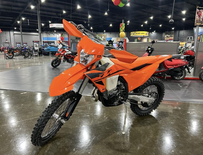 2025 KTM 450 XCF-W Image 9