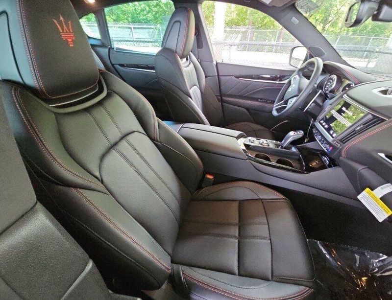 2024 Maserati Levante Modena photo 3