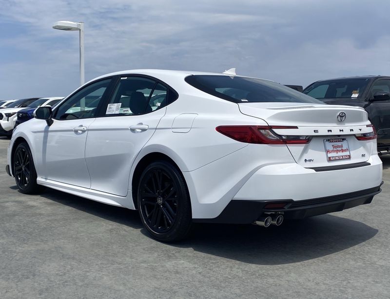 New 2025 Toyota Camry SEImage 5
