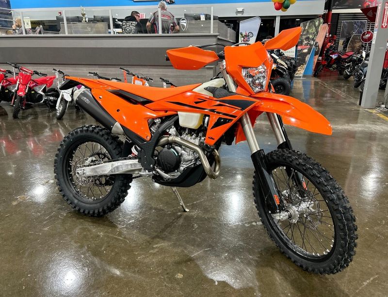 New 2025 KTM 450 XCF-W Image 3