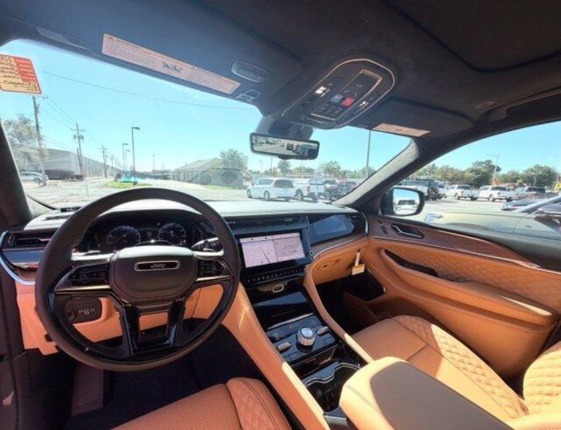 New 2027 Jeep Grand Cherokee Summit 4x4Image 11