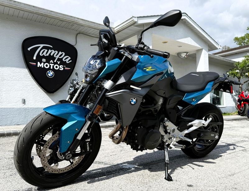 2025 BMW F 900 R