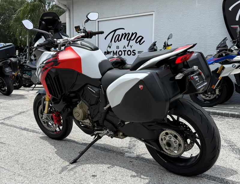 2024 Ducati Multistrada V4 RS