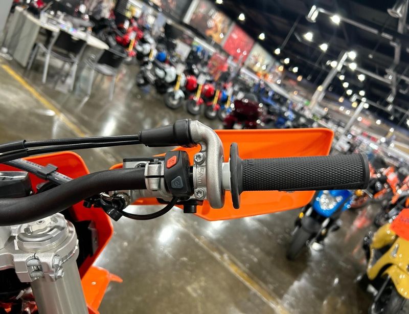 New 2025 KTM 450 XCF-W Image 12