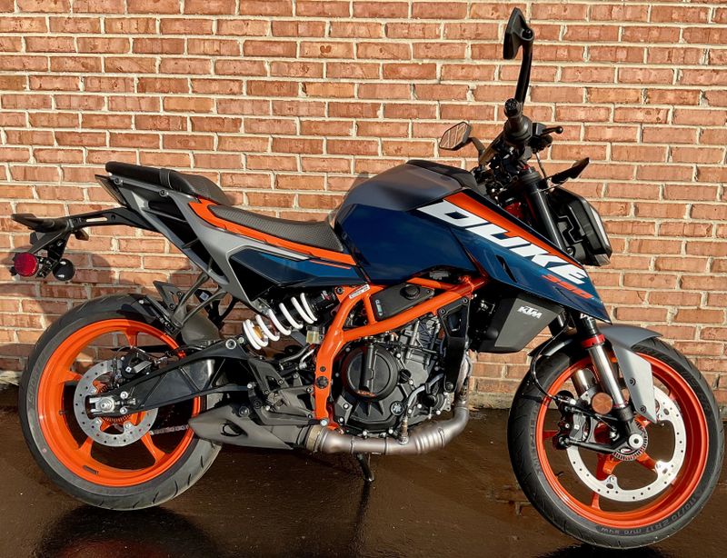 2024 KTM Duke 390Image 1