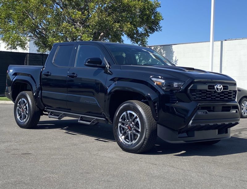 New 2025 Toyota Tacoma TRD SportImage 2